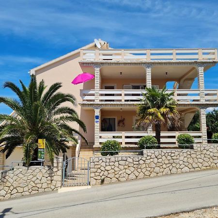 Apartments With A Parking Space Lun, Pag - 4062 伦 外观 照片